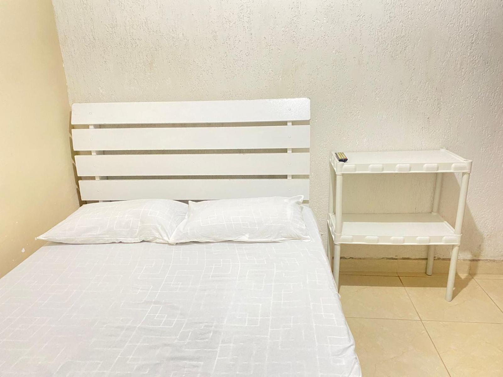 Kitnetes "Recanto Familia Gomes" カラグァタトゥバ 部屋 写真